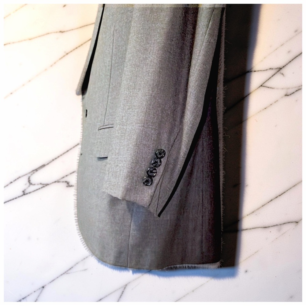 Tom James Royal Classic Gray Suit | 2-Piece | Hand Tailored | Executive Business - Picture 11 of 15